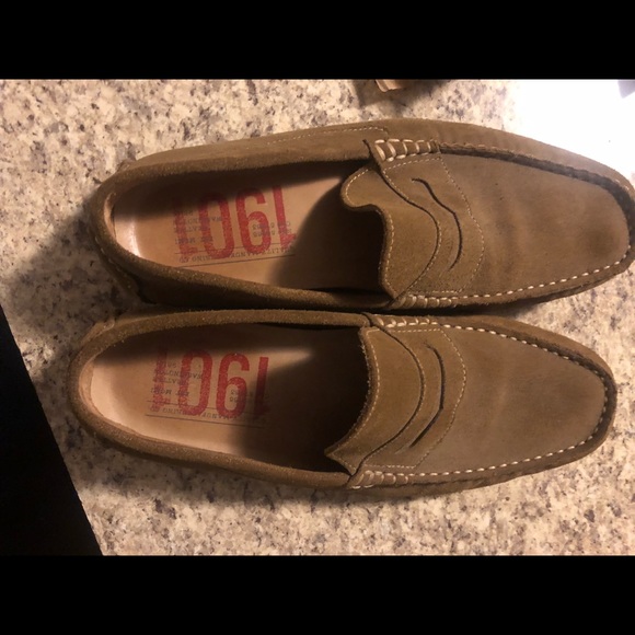 1901 slip on shoes. Very comfortable. No marks. - Picture 3 of 3